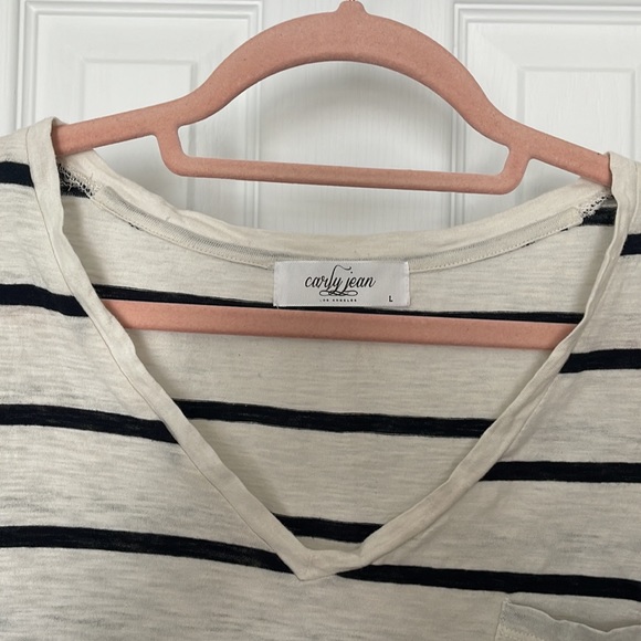 Carly Jean Los Angeles Tee - Picture 2 of 3